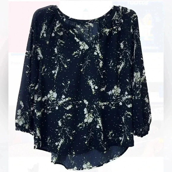 Karri top size small - Picture 1 of 4